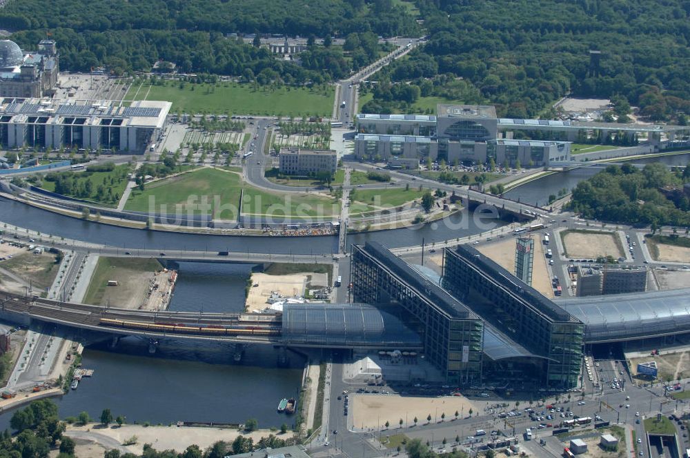 Berlin aus der Vogelperspektive: Hauptbahnhof in Berlin Mitte