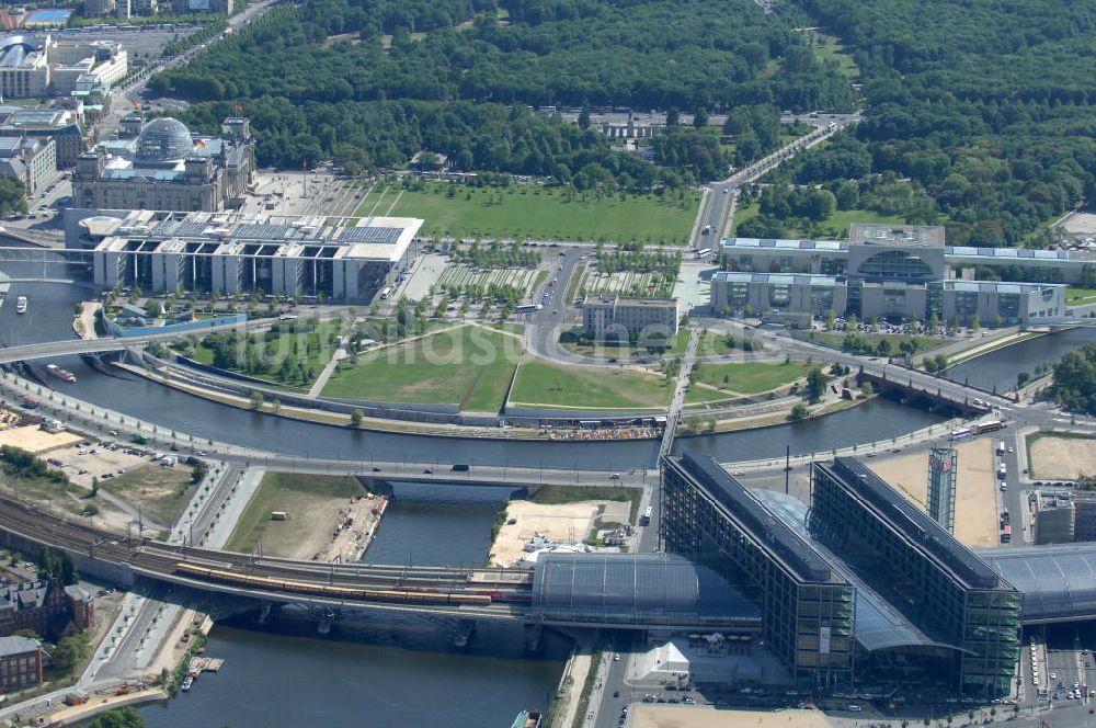 Luftbild Berlin - Hauptbahnhof in Berlin Mitte