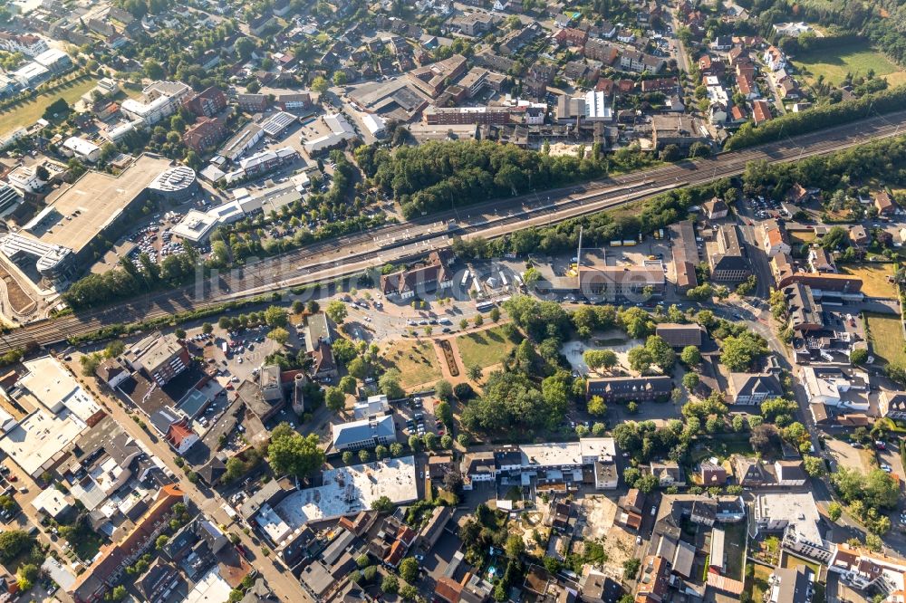 Ahlen aus der Vogelperspektive: Hauptbahnhof der Deutschen Bahn in Ahlen im Bundesland Nordrhein-Westfalen, Deutschland