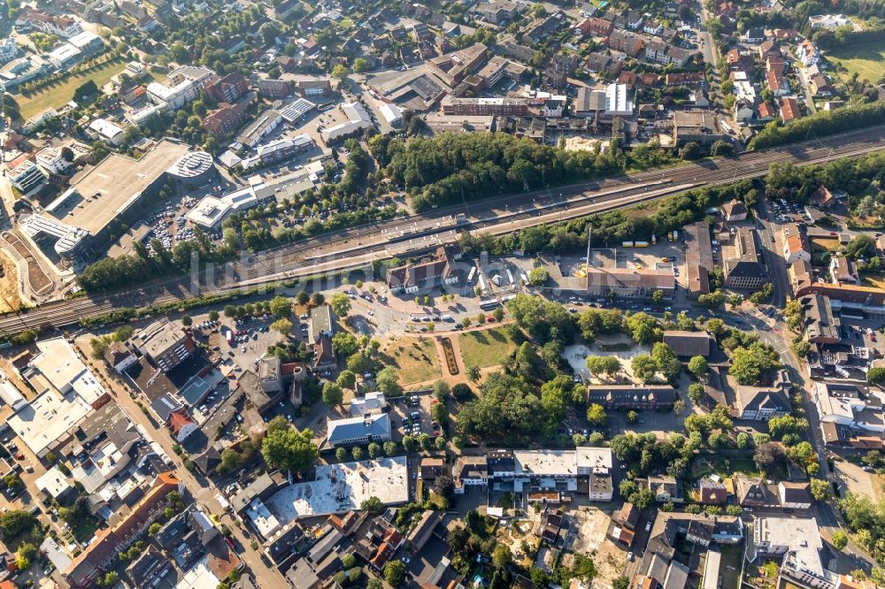 Luftaufnahme Ahlen - Hauptbahnhof der Deutschen Bahn in Ahlen im Bundesland Nordrhein-Westfalen, Deutschland