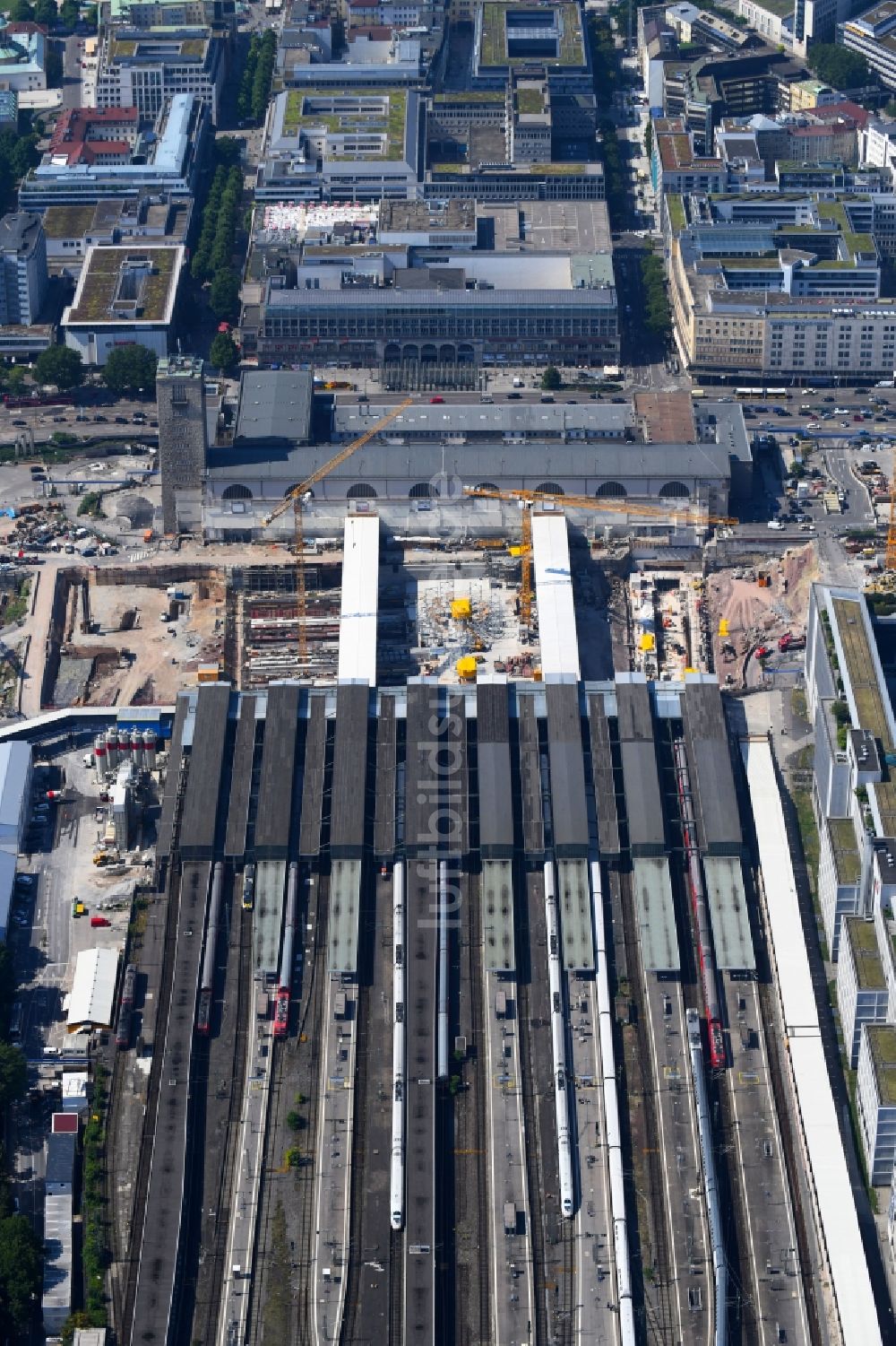 Stuttgart von oben - Hauptbahnhof der Deutschen Bahn und Bauarbeiten zum Verkehrs- und Städtebauprojekt Stuttgart 21 in Stuttgart im Bundesland Baden-Württemberg