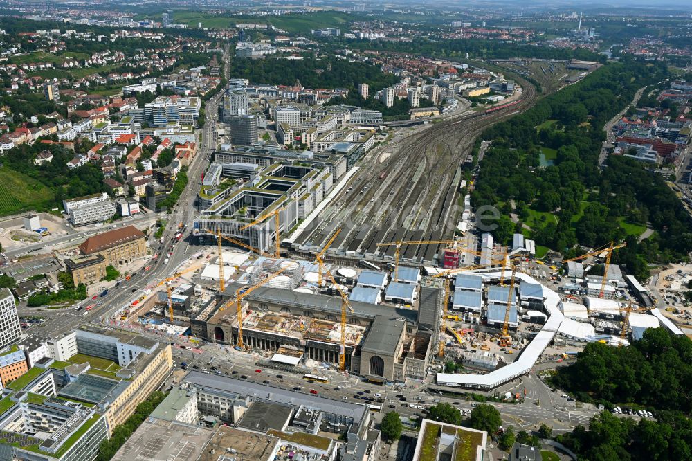 Luftbild Stuttgart - Hauptbahnhof der Deutschen Bahn und Bauarbeiten zum Verkehrs- und Städtebauprojekt Stuttgart 21 in Stuttgart im Bundesland Baden-Württemberg