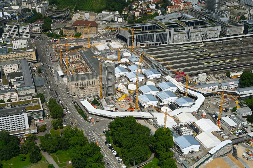 Stuttgart aus der Vogelperspektive: Hauptbahnhof der Deutschen Bahn und Bauarbeiten zum Verkehrs- und Städtebauprojekt Stuttgart 21 in Stuttgart im Bundesland Baden-Württemberg