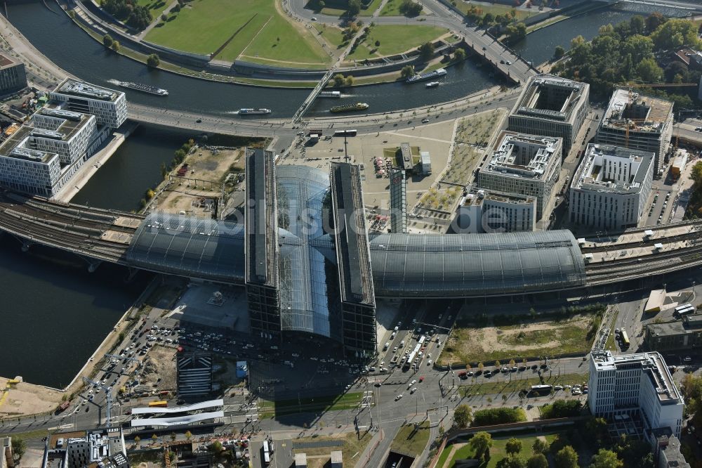 Berlin von oben - Hauptbahnhof der Deutschen Bahn in Berlin