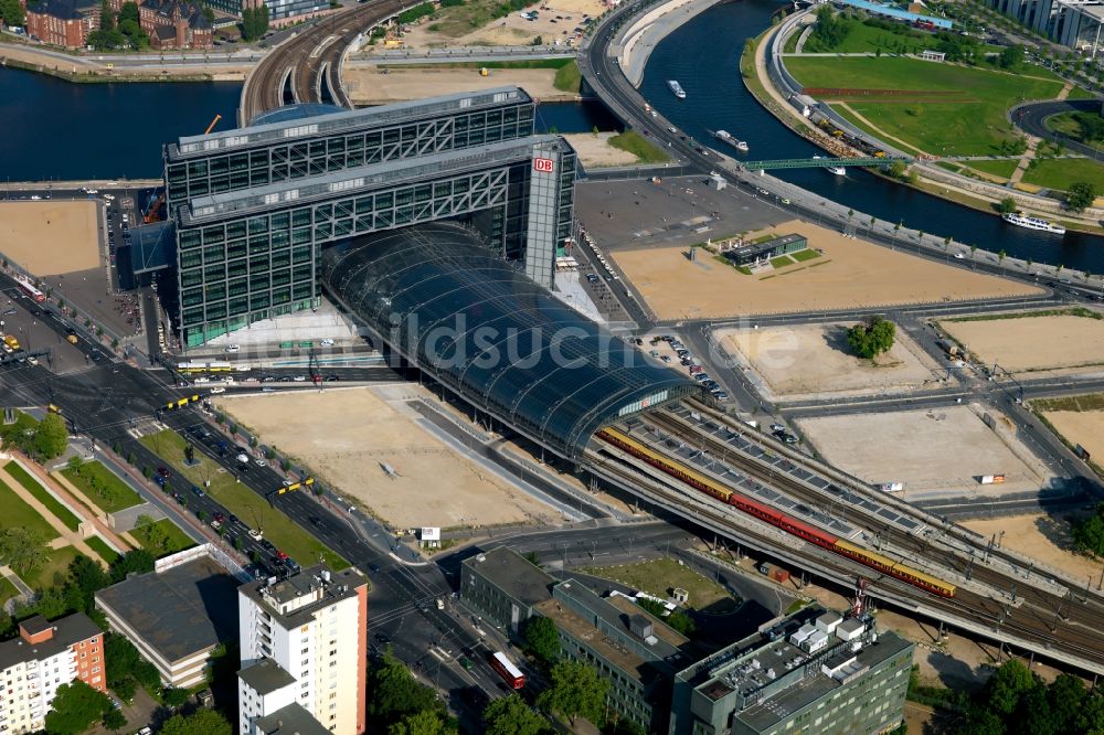 Luftbild Berlin - Hauptbahnhof der Deutschen Bahn in Berlin