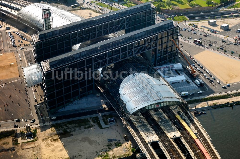 Berlin von oben - Hauptbahnhof der Deutschen Bahn in Berlin