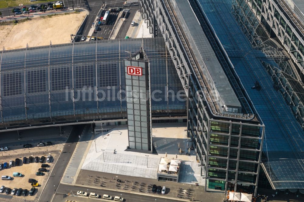 Luftaufnahme Berlin - Hauptbahnhof der Deutschen Bahn in Berlin