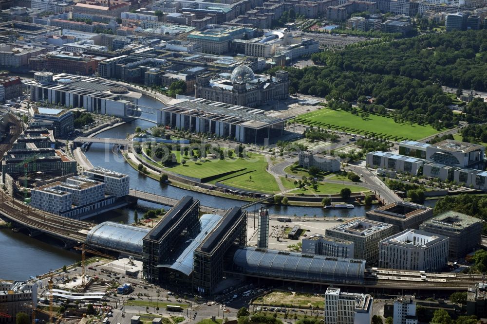 Berlin von oben - Hauptbahnhof der Deutschen Bahn in Berlin