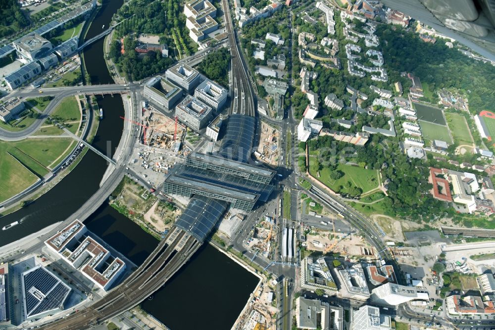 Berlin von oben - Hauptbahnhof der Deutschen Bahn in Berlin, Deutschland