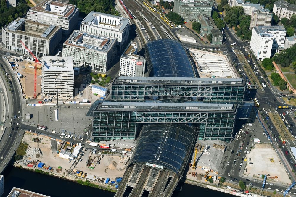 Berlin von oben - Hauptbahnhof der Deutschen Bahn in Berlin, Deutschland