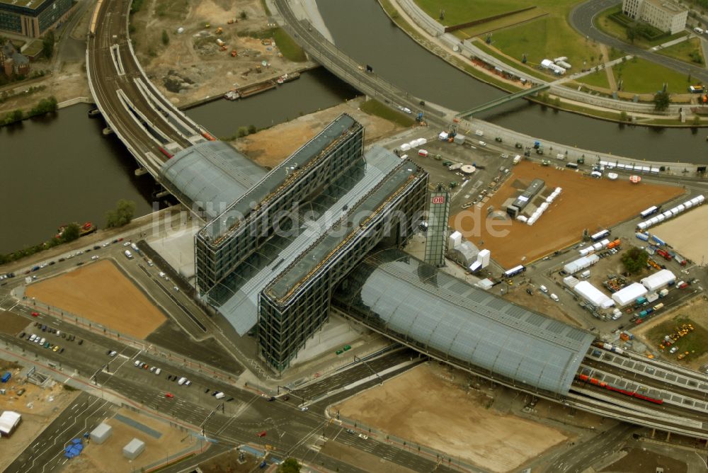 Luftbild Berlin - Hauptbahnhof der Deutschen Bahn in Berlin, Deutschland