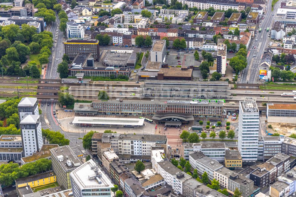 Bochum von oben - Hauptbahnhof der Deutschen Bahn in Bochum im Bundesland Nordrhein-Westfalen