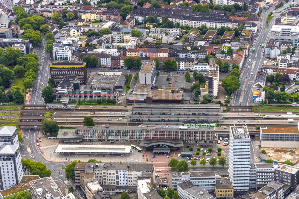 Bochum aus der Vogelperspektive: Hauptbahnhof der Deutschen Bahn in Bochum im Bundesland Nordrhein-Westfalen