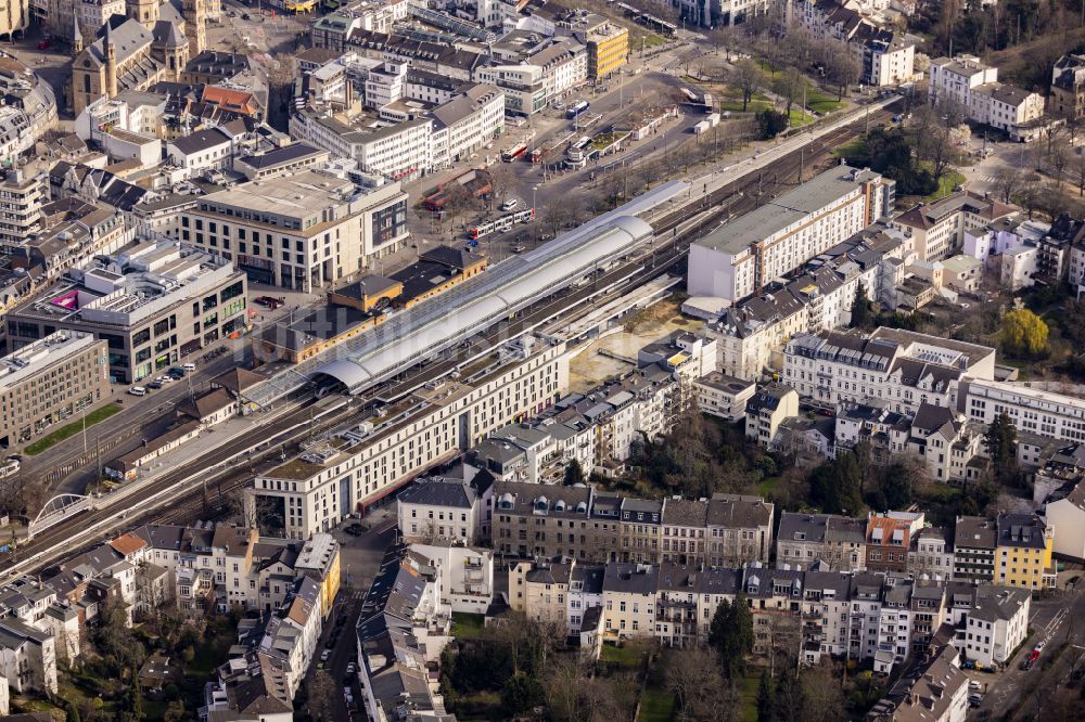 Bonn aus der Vogelperspektive: Hauptbahnhof der Deutschen Bahn in Bonn im Bundesland Nordrhein-Westfalen, Deutschland