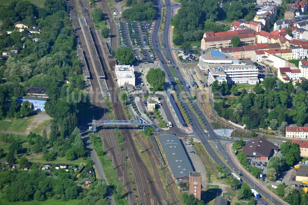 Brandenburg an der Havel von oben - Hauptbahnhof der Deutschen Bahn in Brandenburg an der Havel im Bundesland Brandenburg