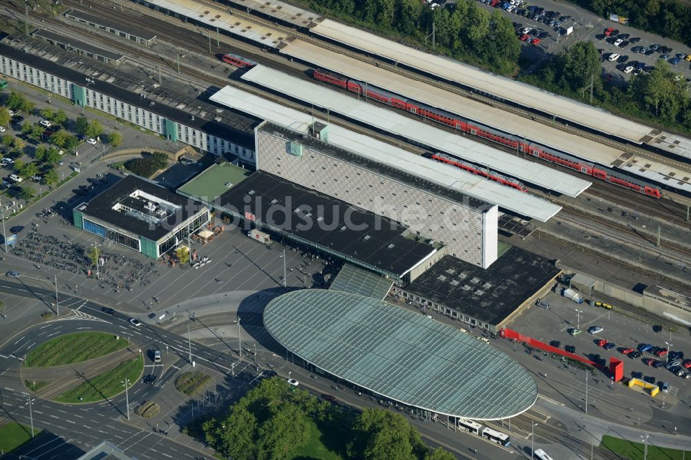 Braunschweig aus der Vogelperspektive: Hauptbahnhof der Deutschen Bahn in Braunschweig im Bundesland Niedersachsen