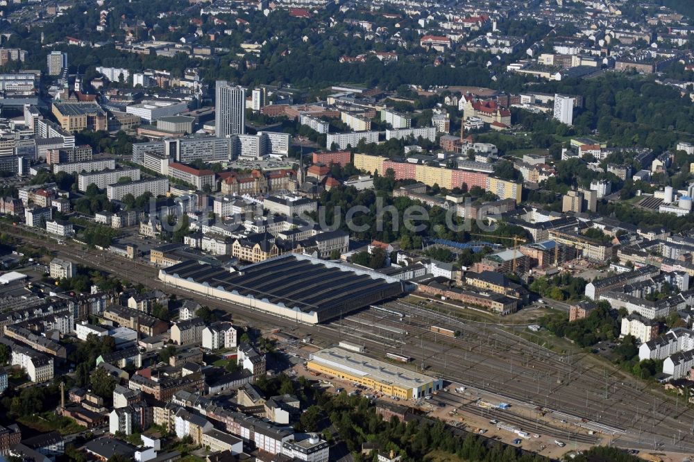 Chemnitz aus der Vogelperspektive: Hauptbahnhof der Deutschen Bahn in Chemnitz im Bundesland Sachsen