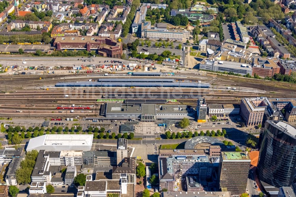 Dortmund aus der Vogelperspektive: Hauptbahnhof der Deutschen Bahn in Dortmund im Bundesland Nordrhein-Westfalen, Deutschland