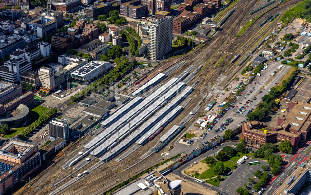 Dortmund aus der Vogelperspektive: Hauptbahnhof der Deutschen Bahn in Dortmund im Bundesland Nordrhein-Westfalen, Deutschland