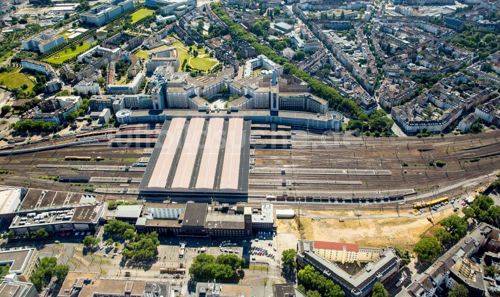 Luftaufnahme Düsseldorf - Hauptbahnhof der Deutschen Bahn in Düsseldorf im Bundesland Nordrhein-Westfalen