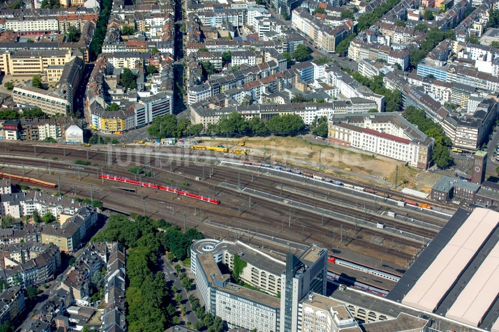 Düsseldorf aus der Vogelperspektive: Hauptbahnhof der Deutschen Bahn in Düsseldorf im Bundesland Nordrhein-Westfalen