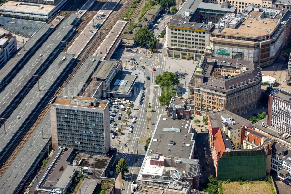 Essen aus der Vogelperspektive: Hauptbahnhof der Deutschen Bahn in Essen im Bundesland Nordrhein-Westfalen