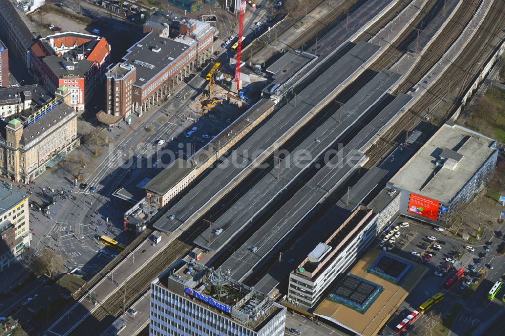 Essen von oben - Hauptbahnhof der Deutschen Bahn in Essen im Bundesland Nordrhein-Westfalen, Deutschland