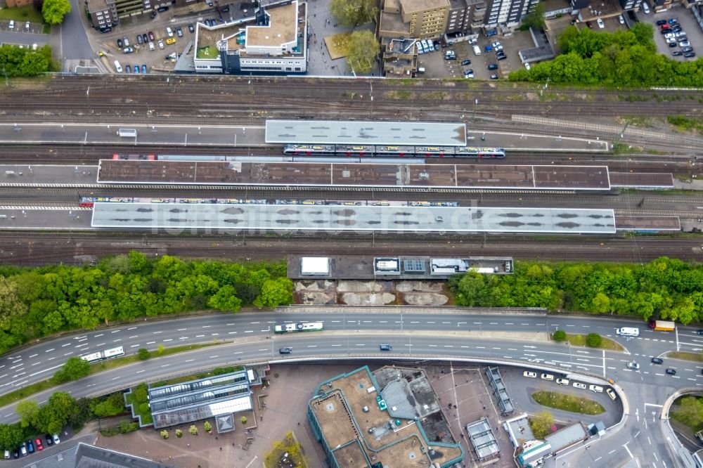 Gelsenkirchen von oben - Hauptbahnhof der Deutschen Bahn in Gelsenkirchen im Bundesland Nordrhein-Westfalen, Deutschland