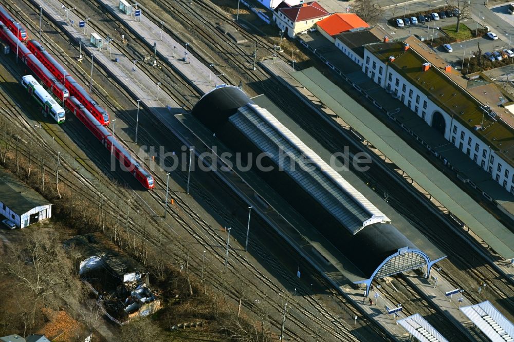 Gera aus der Vogelperspektive: Hauptbahnhof der Deutschen Bahn in Gera im Bundesland Thüringen, Deutschland