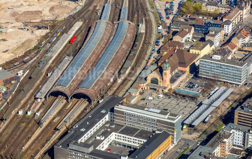 Hagen aus der Vogelperspektive: Hauptbahnhof der Deutschen Bahn in Hagen im Bundesland Nordrhein-Westfalen, Deutschland