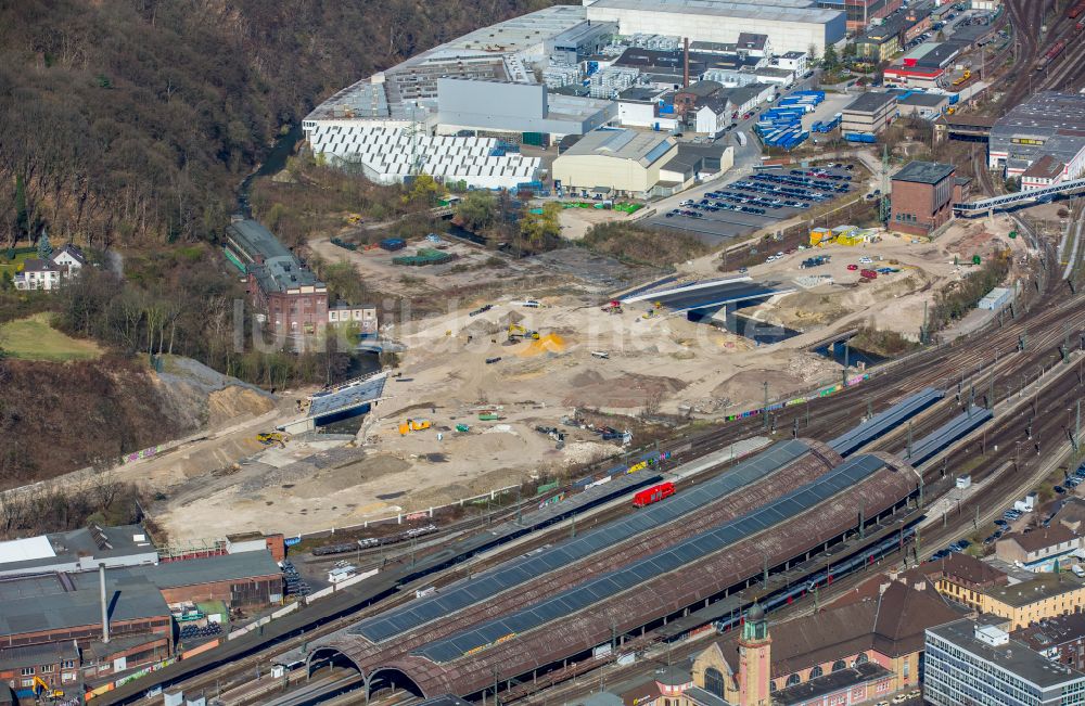 Hagen aus der Vogelperspektive: Hauptbahnhof der Deutschen Bahn in Hagen im Bundesland Nordrhein-Westfalen, Deutschland