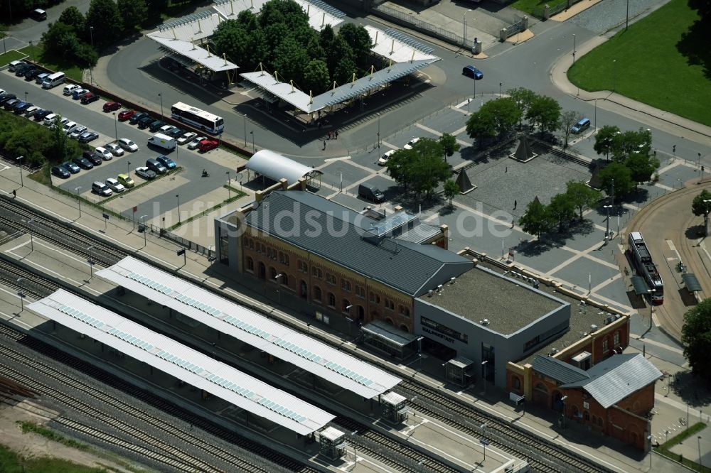 Luftaufnahme Halberstadt - Hauptbahnhof der Deutschen Bahn in Halberstadt im Bundesland Sachsen-Anhalt