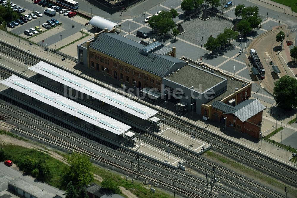 Halberstadt von oben - Hauptbahnhof der Deutschen Bahn in Halberstadt im Bundesland Sachsen-Anhalt