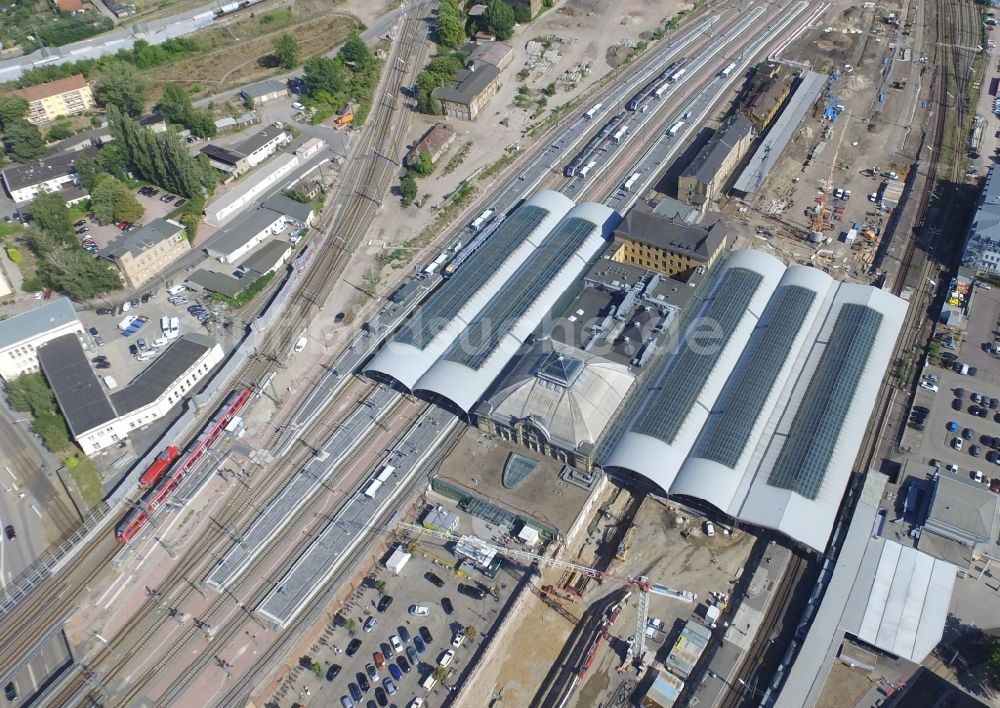 Halle (Saale) von oben - Hauptbahnhof der Deutschen Bahn in Halle (Saale) im Bundesland Sachsen-Anhalt, Deutschland