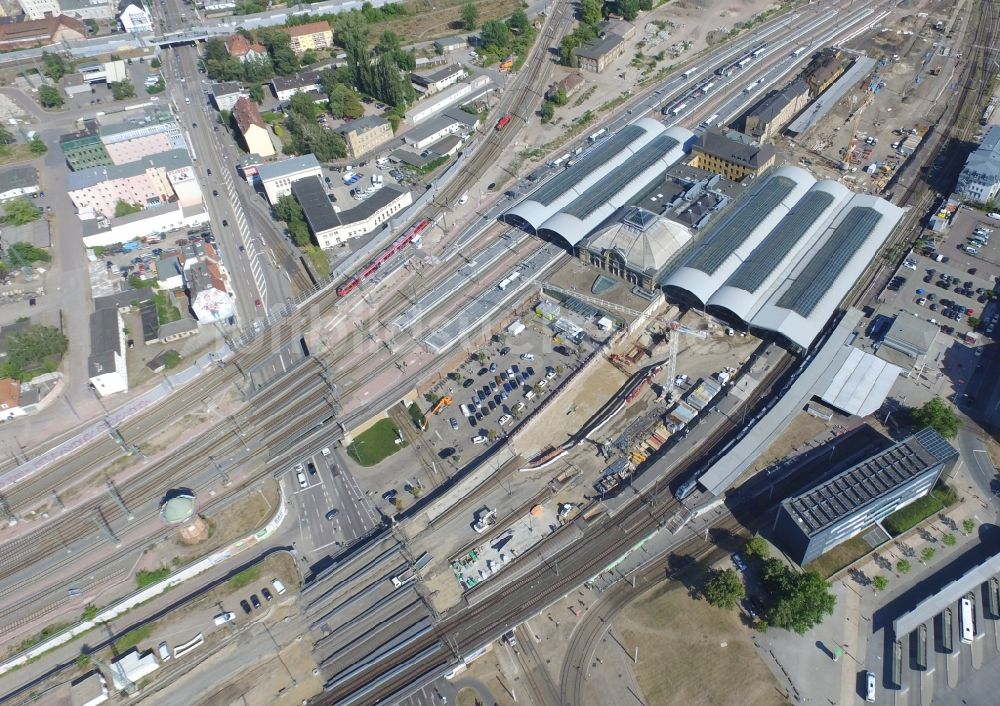 Luftbild Halle (Saale) - Hauptbahnhof der Deutschen Bahn in Halle (Saale) im Bundesland Sachsen-Anhalt, Deutschland