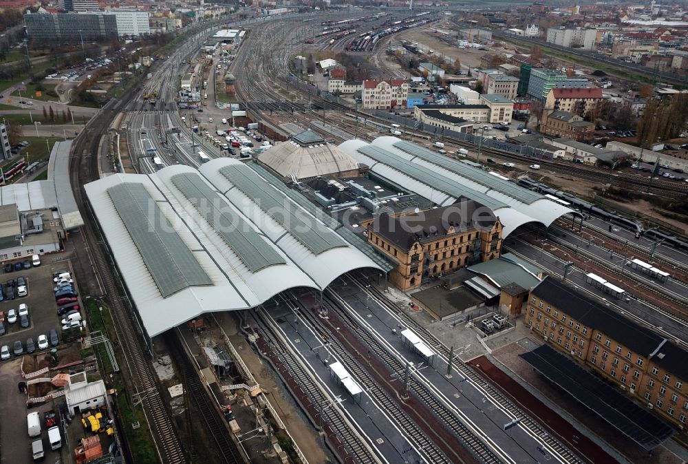 Halle (Saale) von oben - Hauptbahnhof der Deutschen Bahn in Halle (Saale) im Bundesland Sachsen-Anhalt, Deutschland