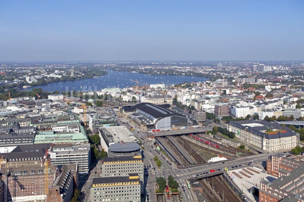 Luftaufnahme Hamburg - Hauptbahnhof der Deutschen Bahn in Hamburg