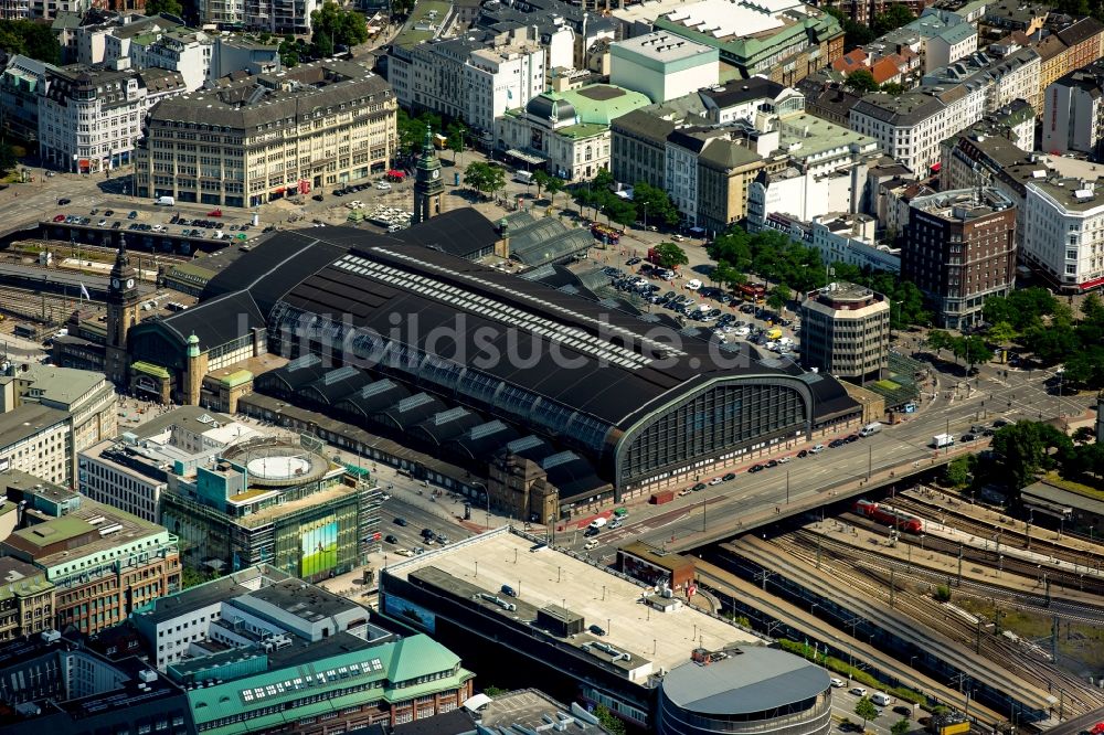 Luftbild Hamburg - Hauptbahnhof der Deutschen Bahn in Hamburg