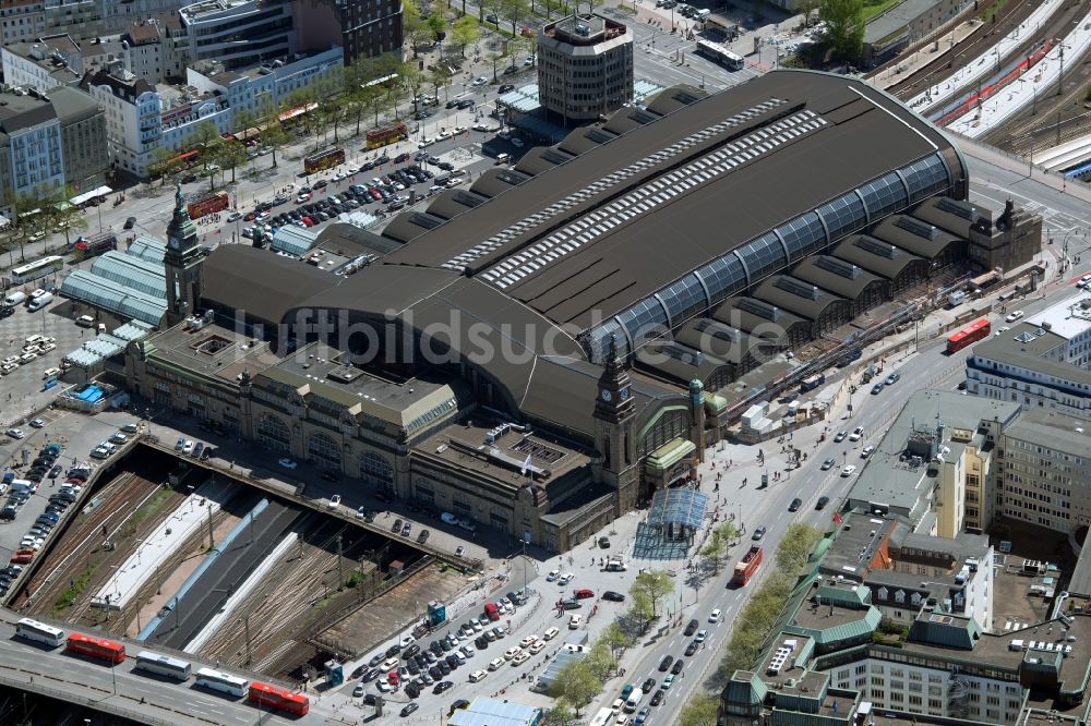 Hamburg von oben - Hauptbahnhof der Deutschen Bahn in Hamburg, Deutschland