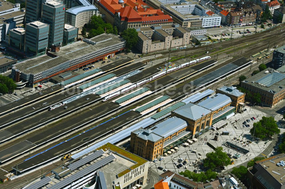 Luftaufnahme Hannover - Hauptbahnhof der Deutschen Bahn in Hannover im Bundesland Niedersachsen, Deutschland