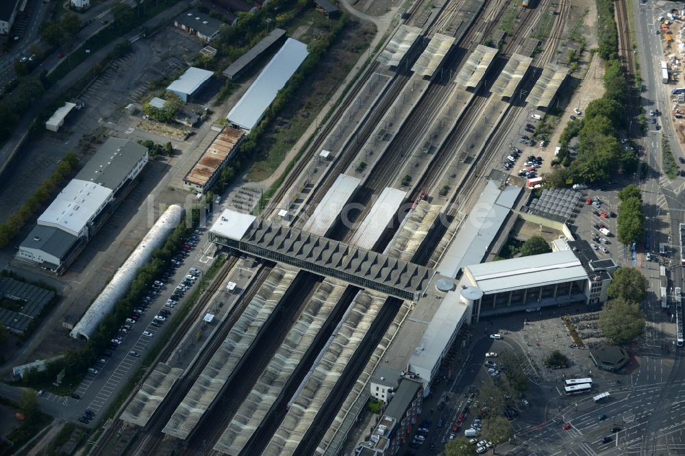 Heidelberg von oben - Hauptbahnhof der Deutschen Bahn in Heidelberg im Bundesland Baden-Württemberg