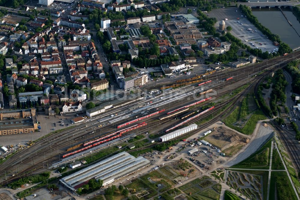 Luftaufnahme Heilbronn - Hauptbahnhof der Deutschen Bahn in Heilbronn im Bundesland Baden-Württemberg, Deutschland