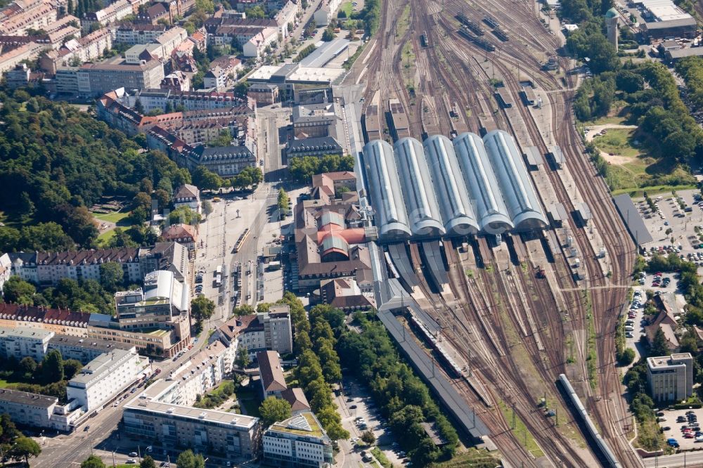 Luftaufnahme Karlsruhe - Hauptbahnhof der Deutschen Bahn in Karlsruhe im Bundesland Baden-Württemberg