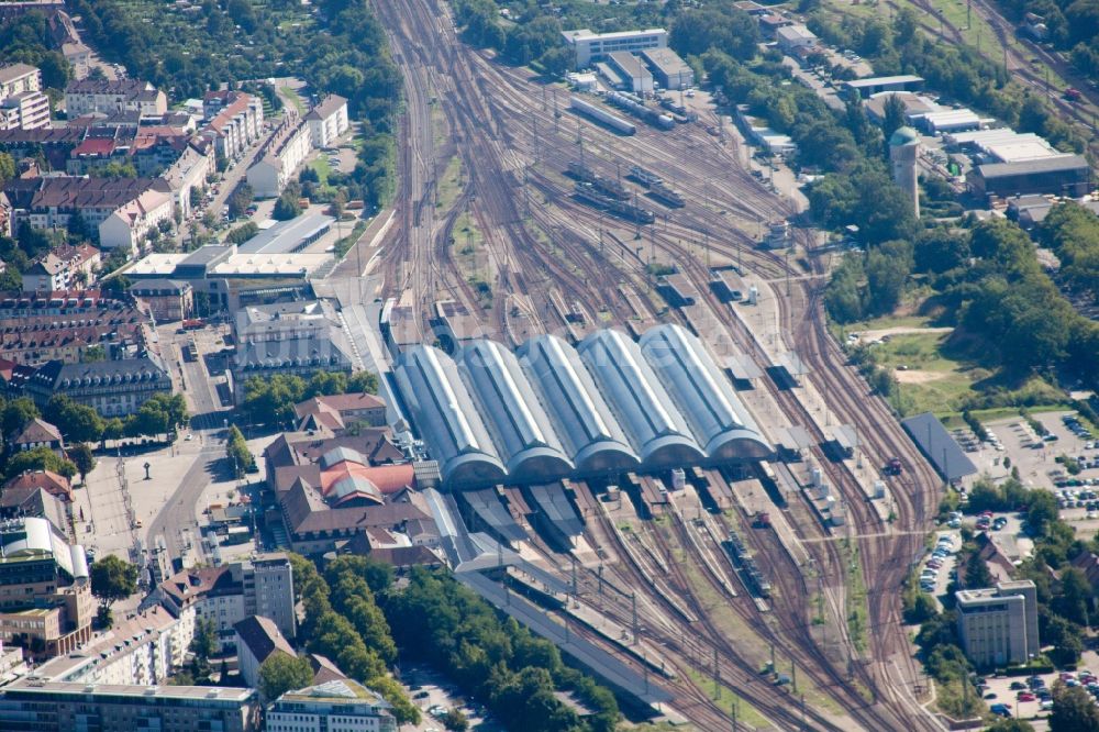 Karlsruhe aus der Vogelperspektive: Hauptbahnhof der Deutschen Bahn in Karlsruhe im Bundesland Baden-Württemberg