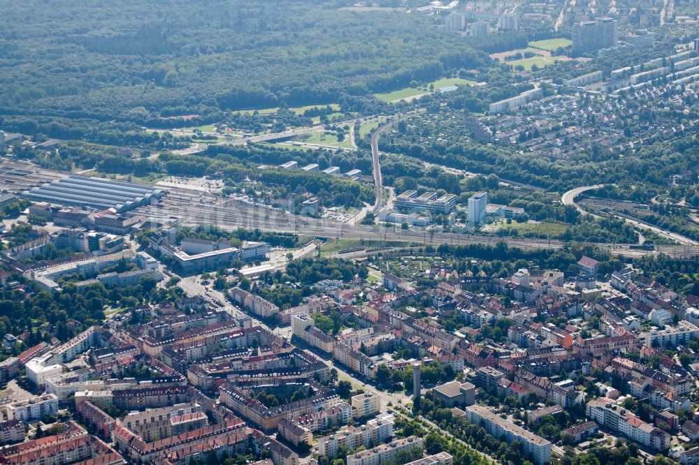 Luftaufnahme Karlsruhe - Hauptbahnhof der Deutschen Bahn in Karlsruhe im Bundesland Baden-Württemberg