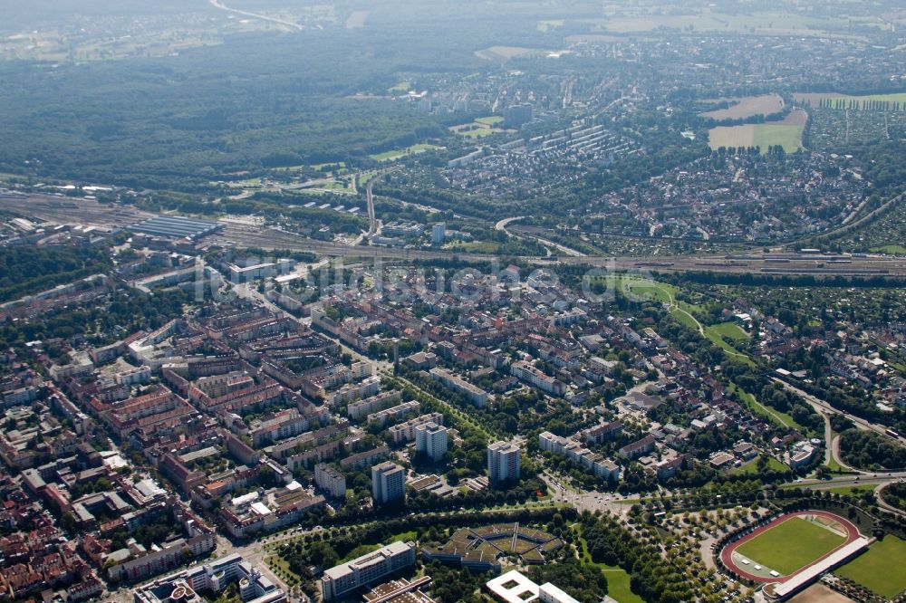 Karlsruhe von oben - Hauptbahnhof der Deutschen Bahn in Karlsruhe im Bundesland Baden-Württemberg