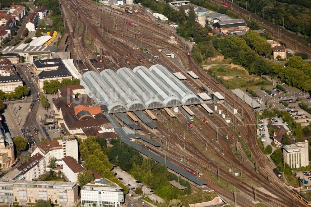 Luftaufnahme Karlsruhe - Hauptbahnhof der Deutschen Bahn in Karlsruhe im Bundesland Baden-Württemberg