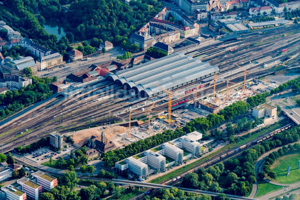 Luftaufnahme Karlsruhe - Hauptbahnhof der Deutschen Bahn in Karlsruhe im Bundesland Baden-Württemberg, Deutschland