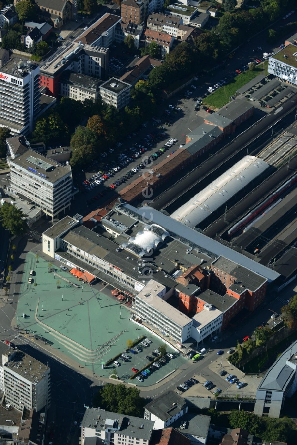 Kassel aus der Vogelperspektive: Hauptbahnhof der Deutschen Bahn in Kassel im Bundesland Hessen