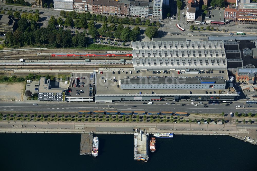 Kiel aus der Vogelperspektive: Hauptbahnhof der Deutschen Bahn in Kiel im Bundesland Schleswig-Holstein